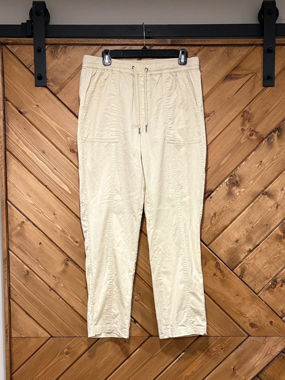 Tahari Cream Drawstring Utility Joggers Medium